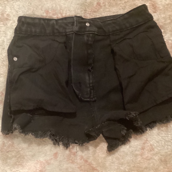 Black jean shorts! - Picture 3 of 5